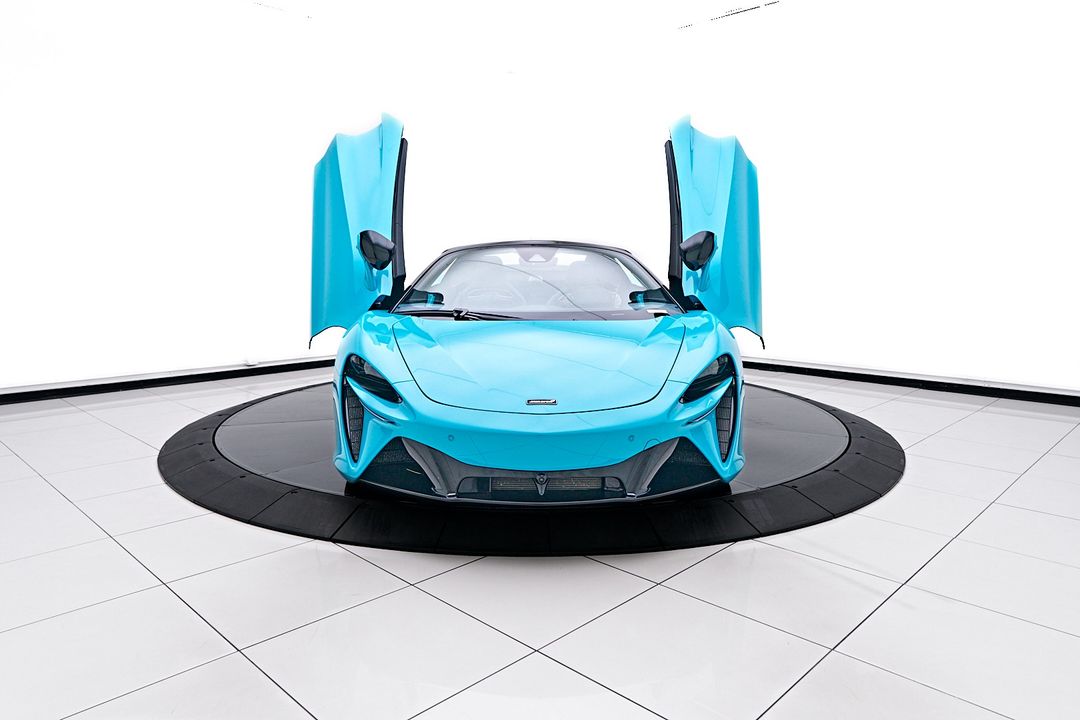 2025 McLaren Artura
