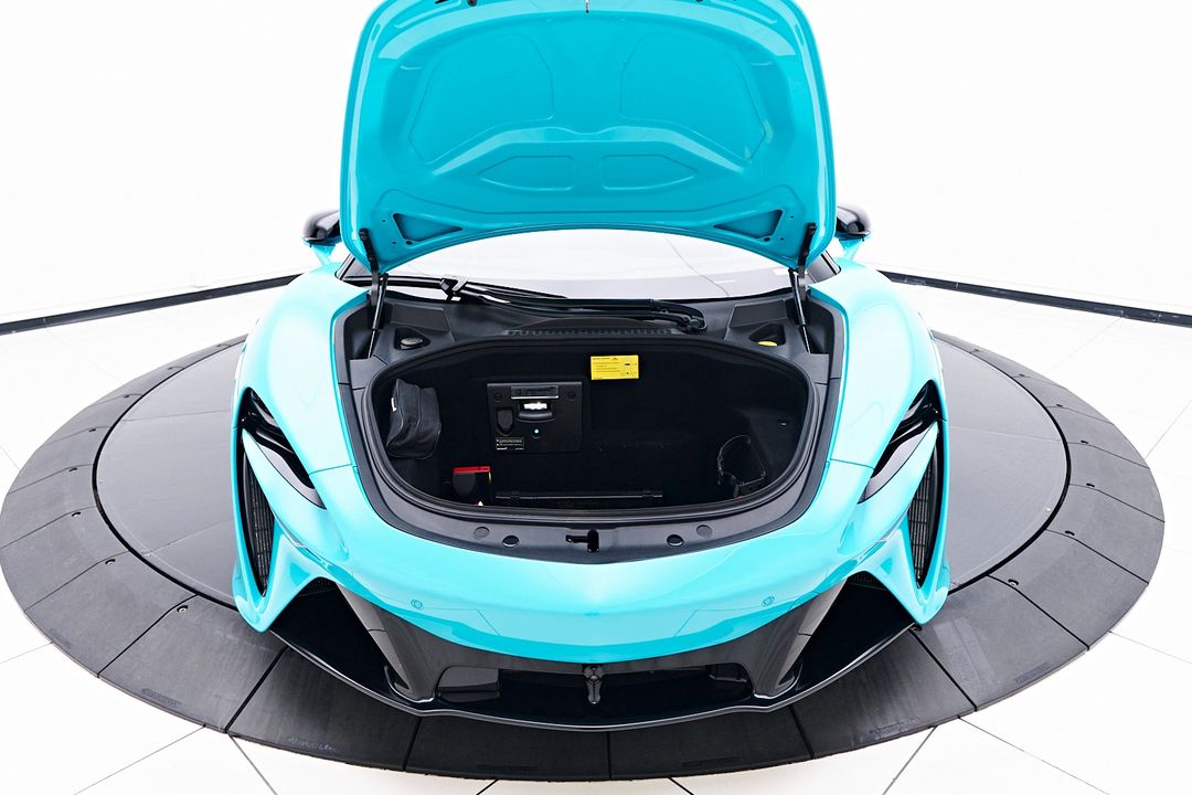 2025 McLaren Artura