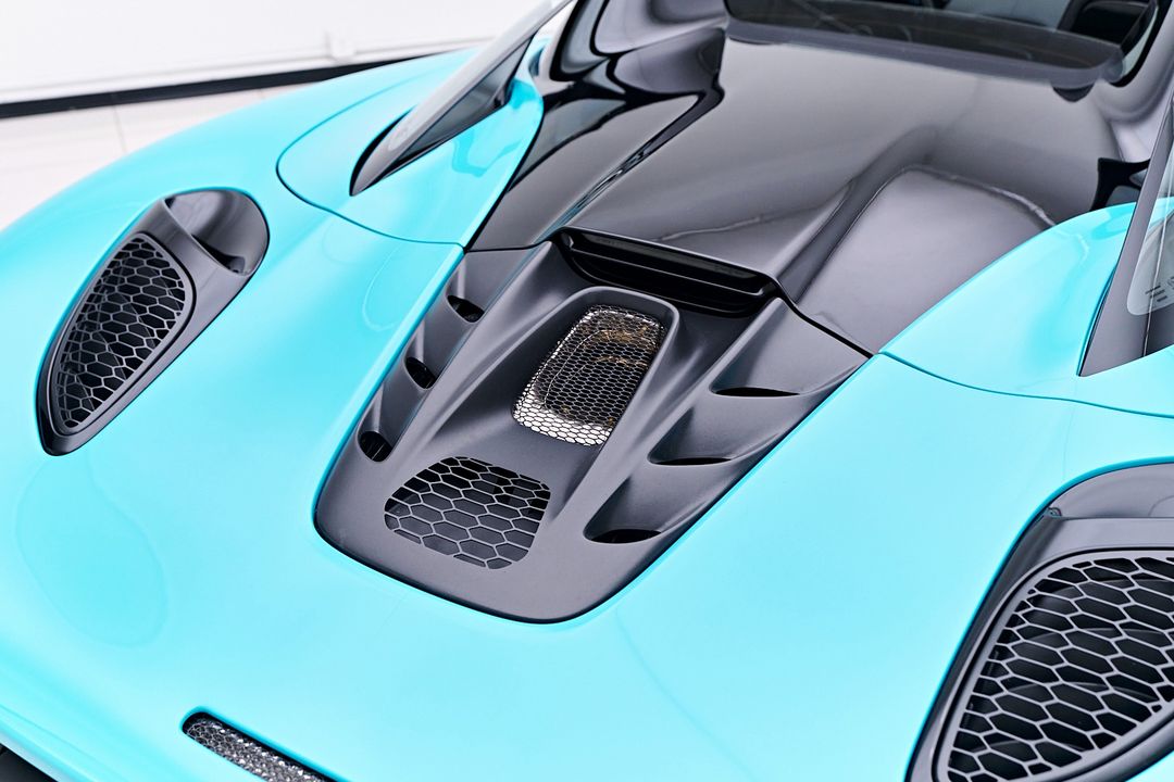 2025 McLaren Artura