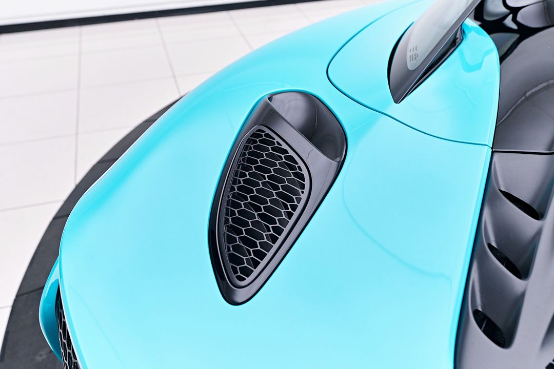 2025 McLaren Artura