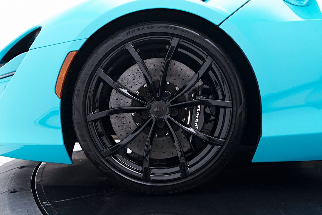 2025 McLaren Artura
