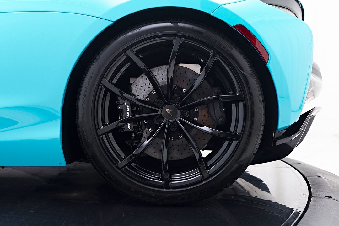 2025 McLaren Artura