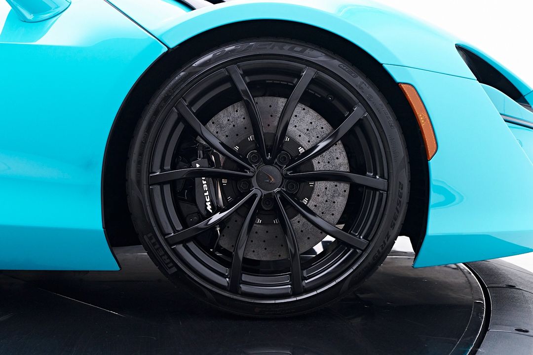 2025 McLaren Artura