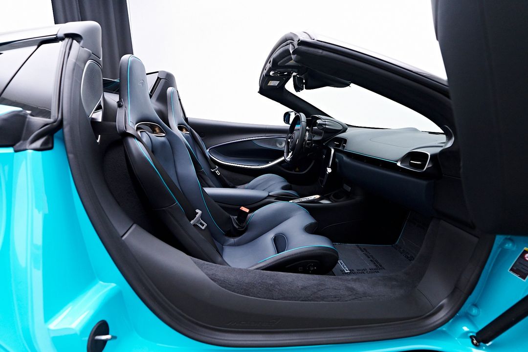 2025 McLaren Artura
