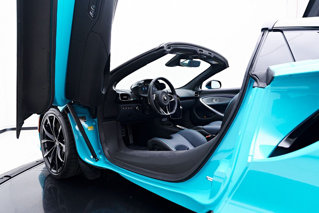 2025 McLaren Artura