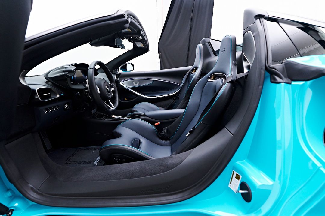 2025 McLaren Artura