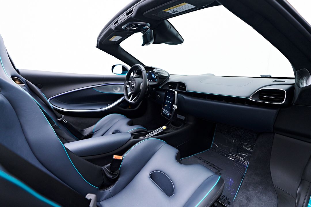 2025 McLaren Artura