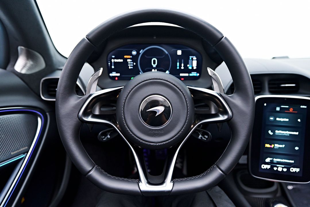 2025 McLaren Artura