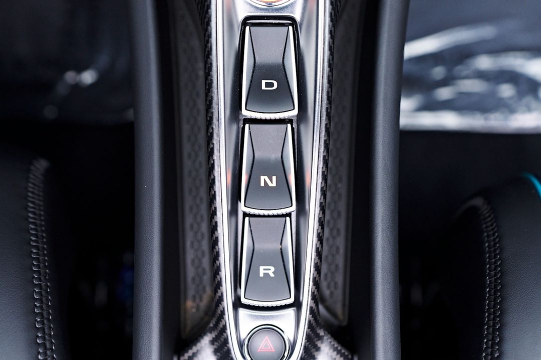 2025 McLaren Artura