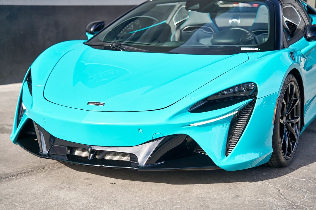 2025 McLaren Artura