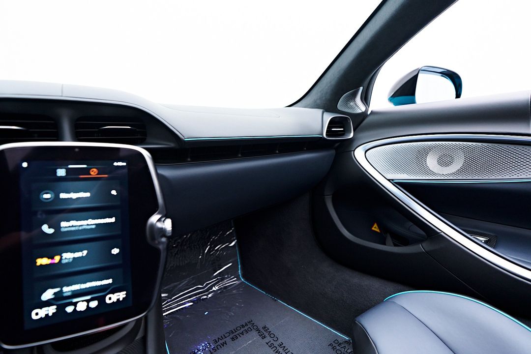 2025 McLaren Artura