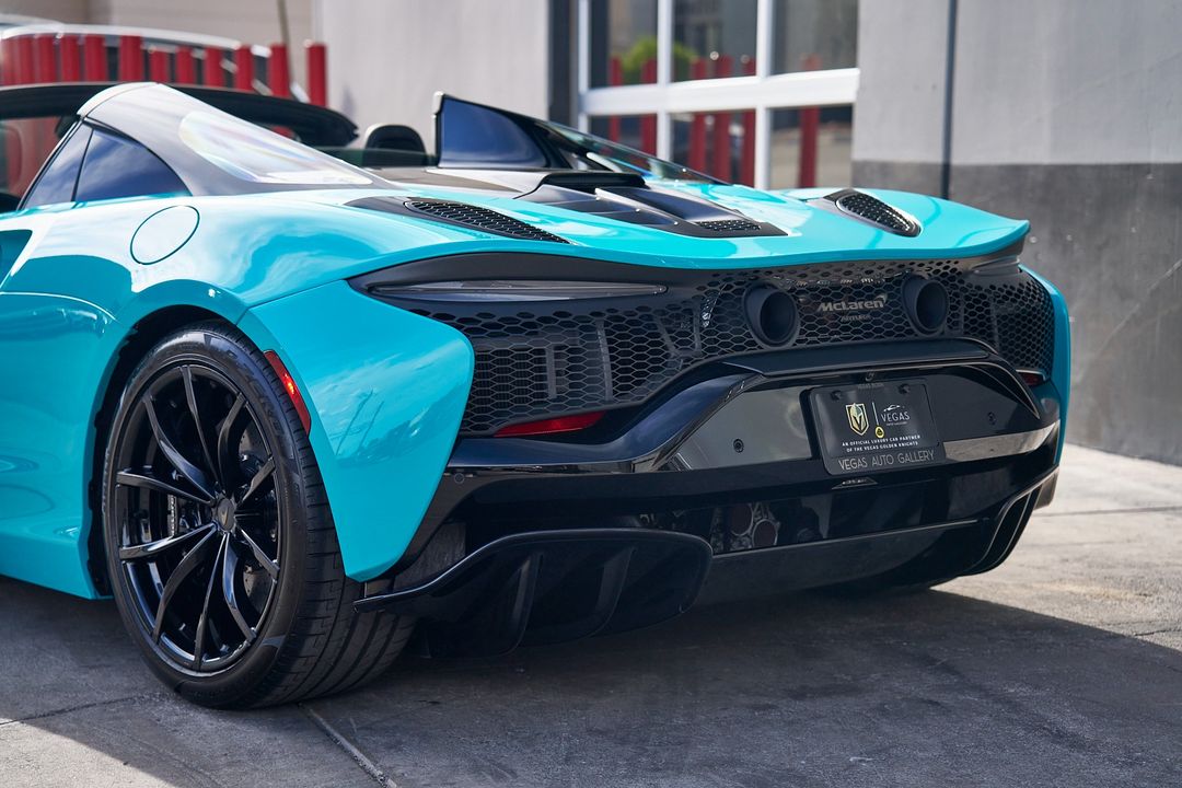 2025 McLaren Artura