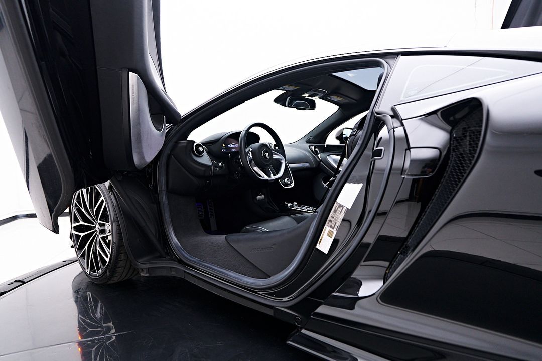 2021 McLaren GT