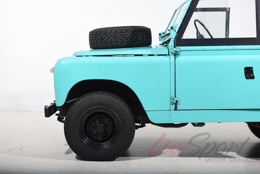 1967 Land Rover Safari