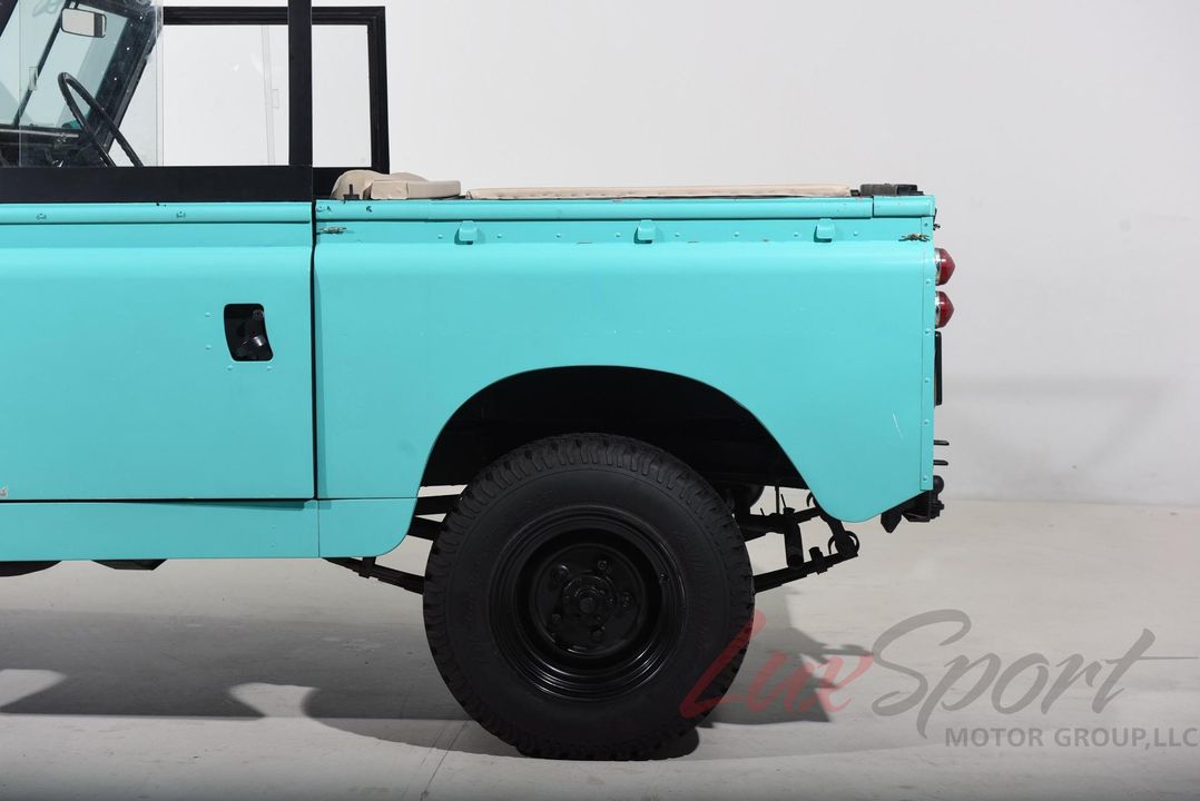 1967 Land Rover Safari