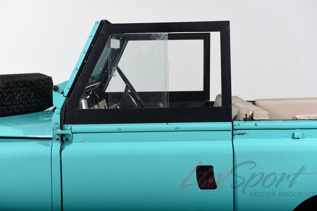 1967 Land Rover Safari