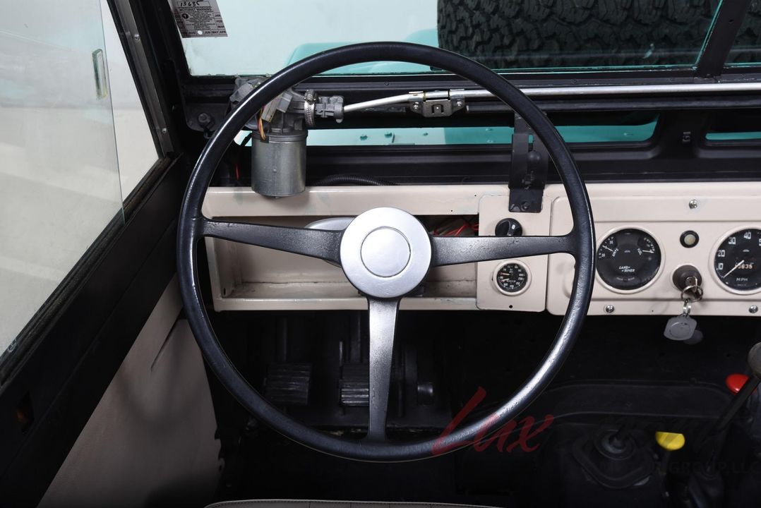 1967 Land Rover Safari