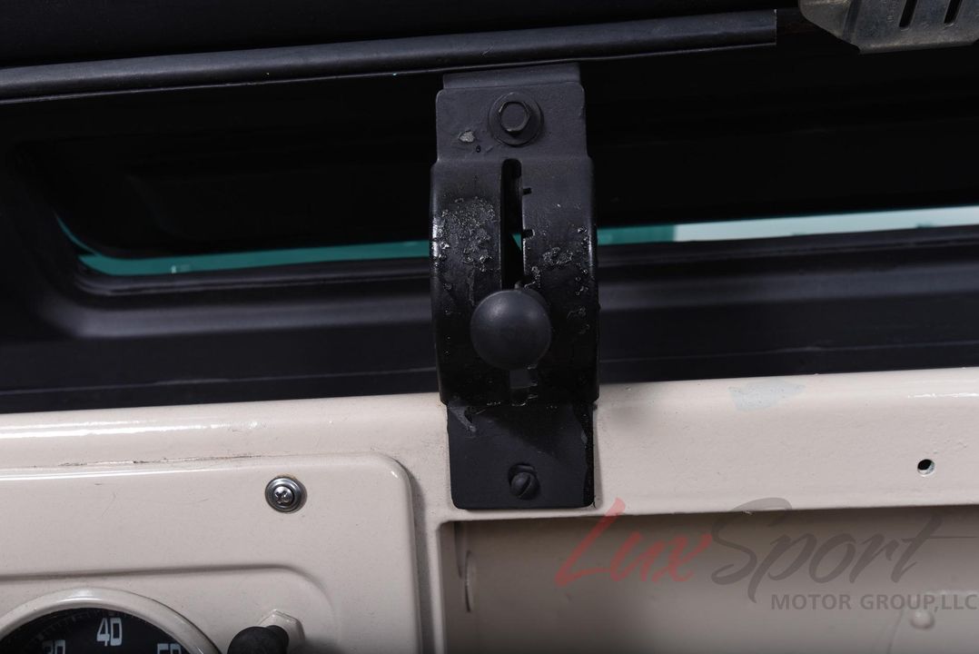 1967 Land Rover Safari