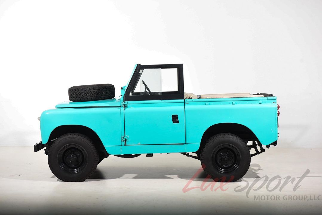 1967 Land Rover Safari
