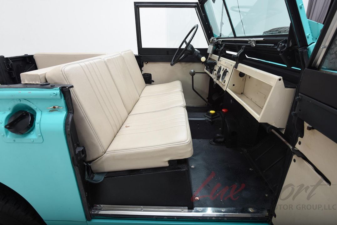 1967 Land Rover Safari