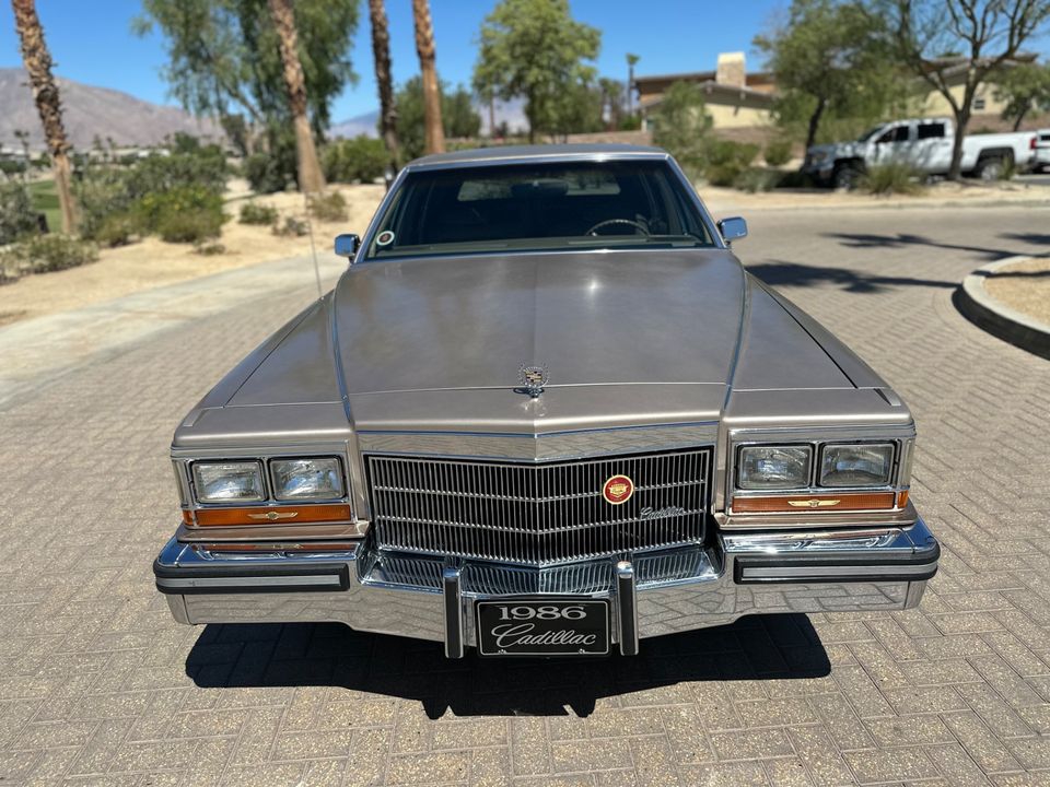 1986 Cadillac Fleetwood Brougham 5.0
