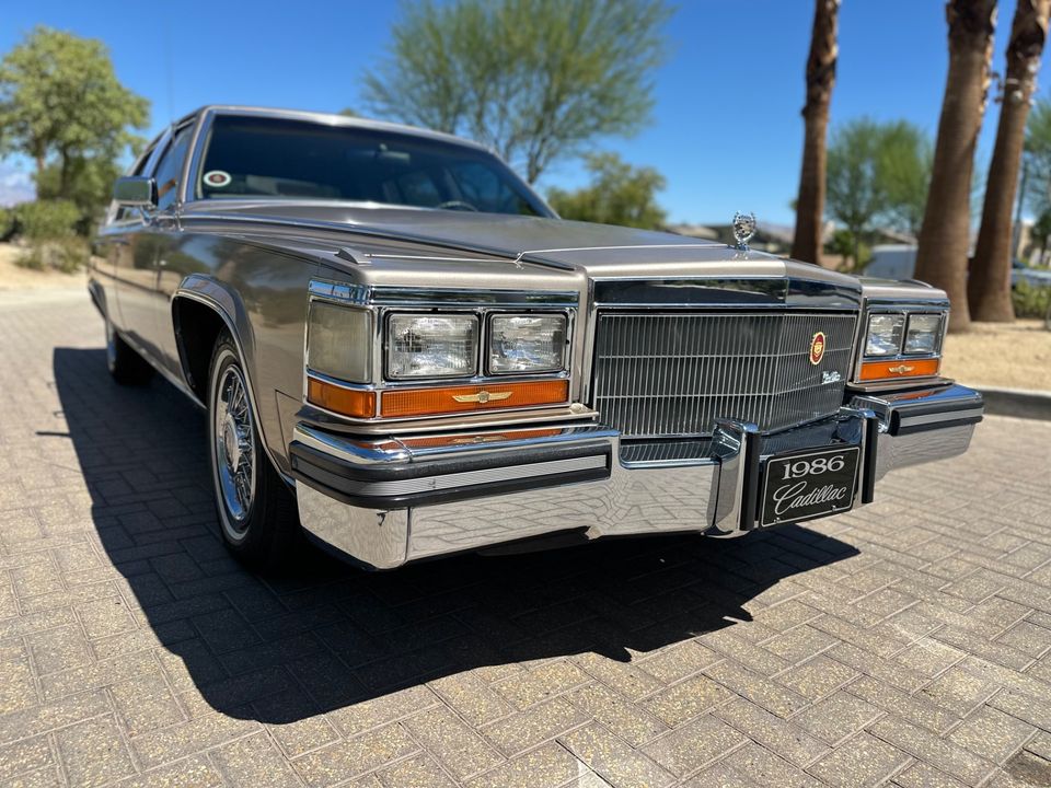 1986 Cadillac Fleetwood Brougham 5.0