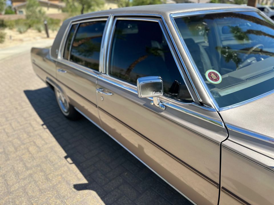 1986 Cadillac Fleetwood Brougham 5.0