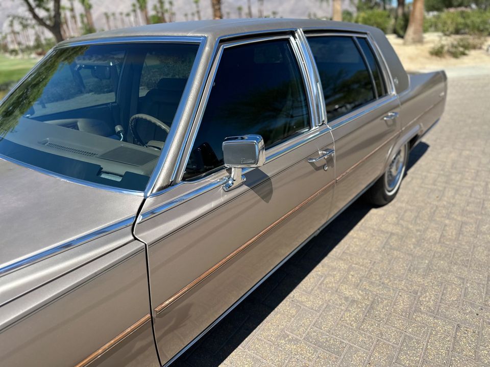 1986 Cadillac Fleetwood Brougham 5.0