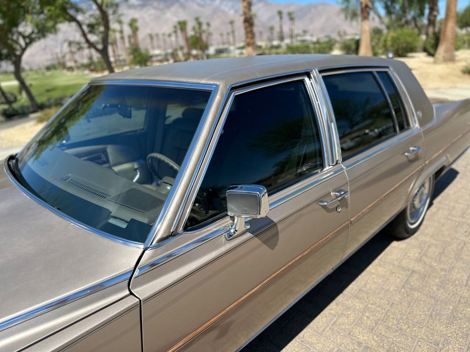 1986 Cadillac Fleetwood Brougham 5.0