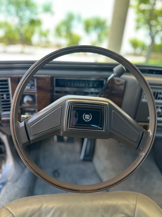 1986 Cadillac Fleetwood Brougham 5.0