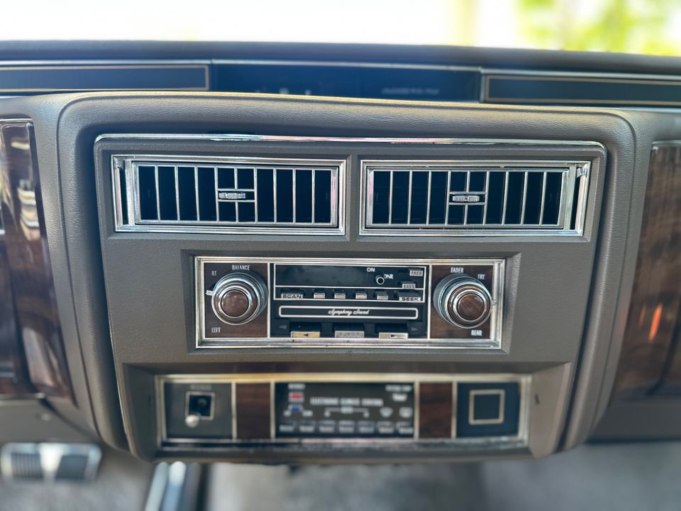 1986 Cadillac Fleetwood Brougham 5.0