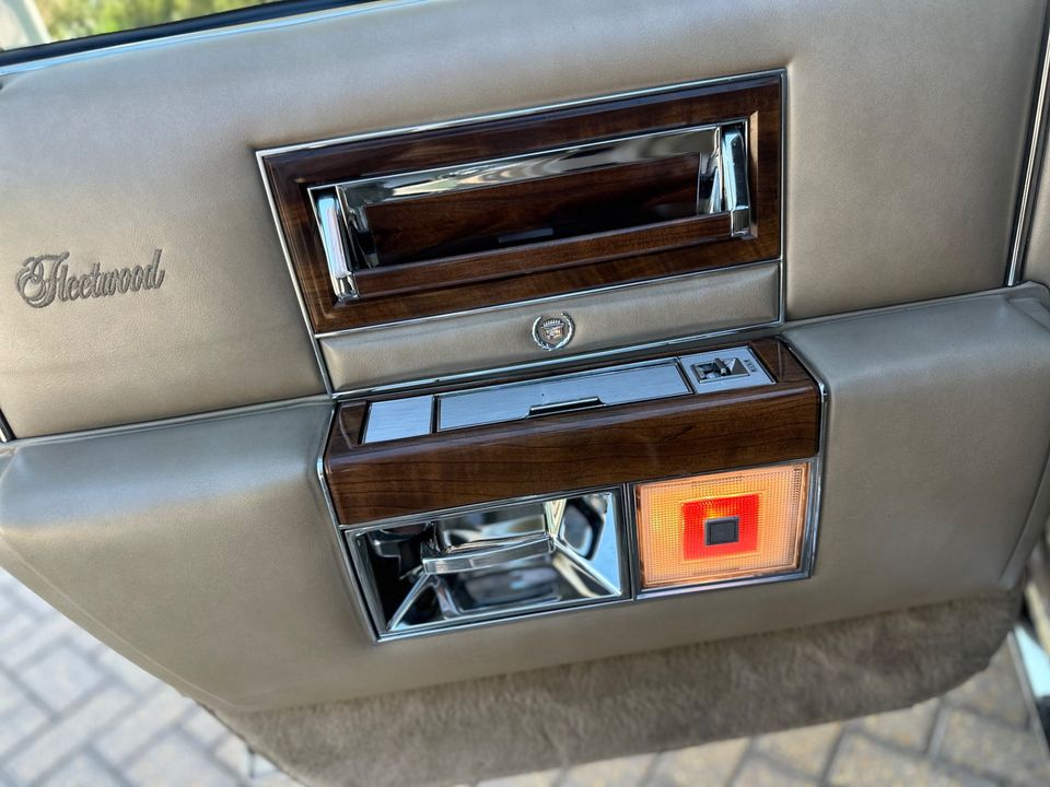 1986 Cadillac Fleetwood Brougham 5.0