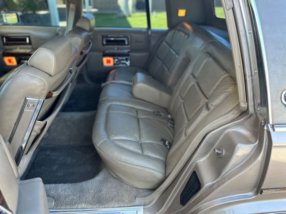 1986 Cadillac Fleetwood Brougham 5.0