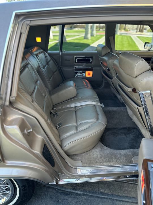 1986 Cadillac Fleetwood Brougham 5.0
