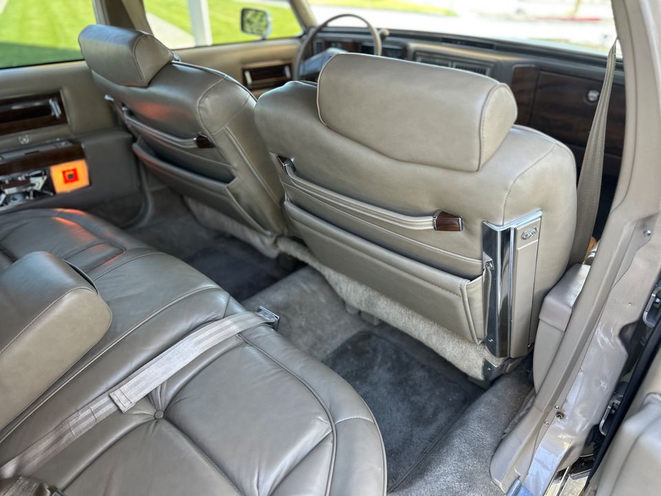 1986 Cadillac Fleetwood Brougham 5.0