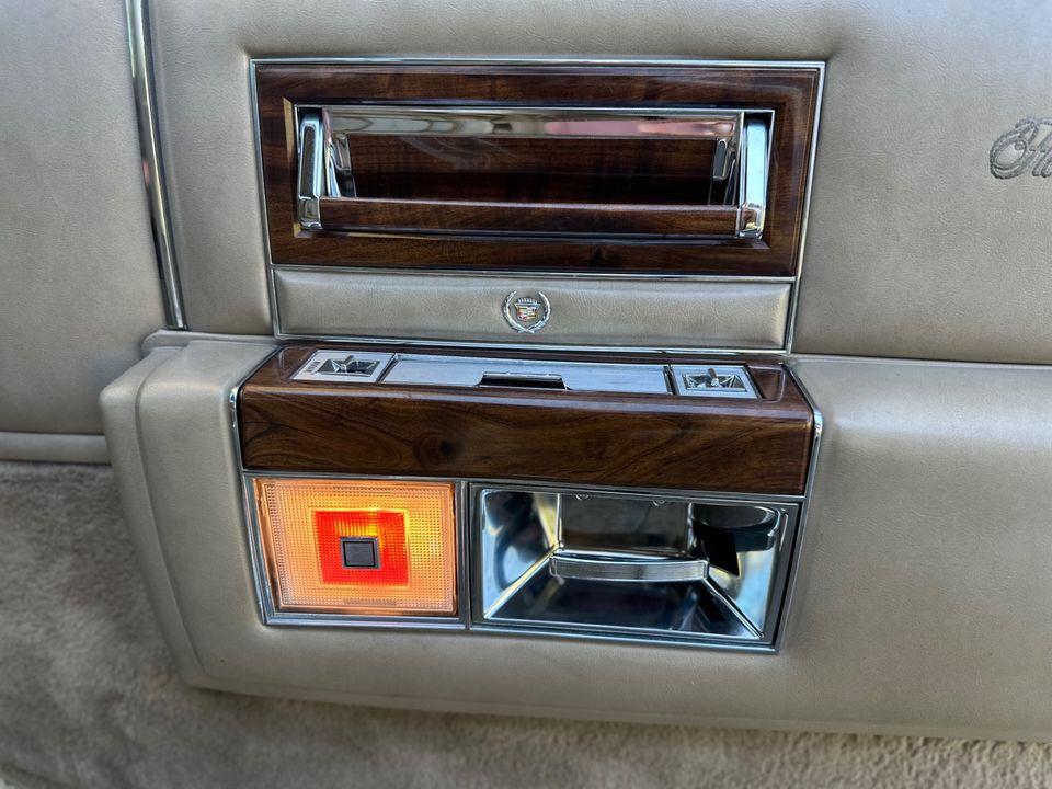 1986 Cadillac Fleetwood Brougham 5.0