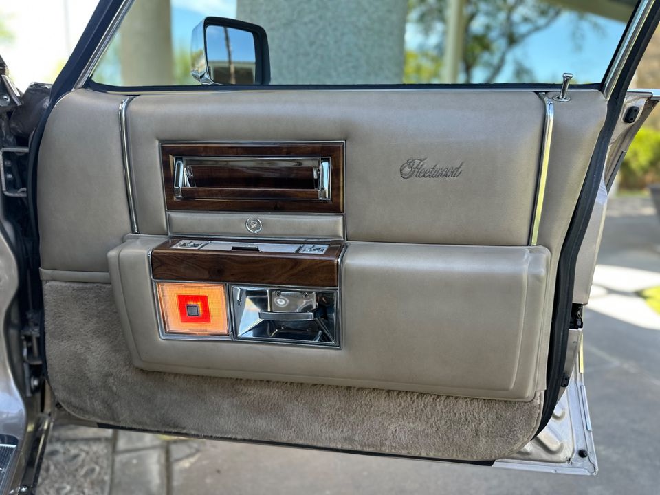 1986 Cadillac Fleetwood Brougham 5.0