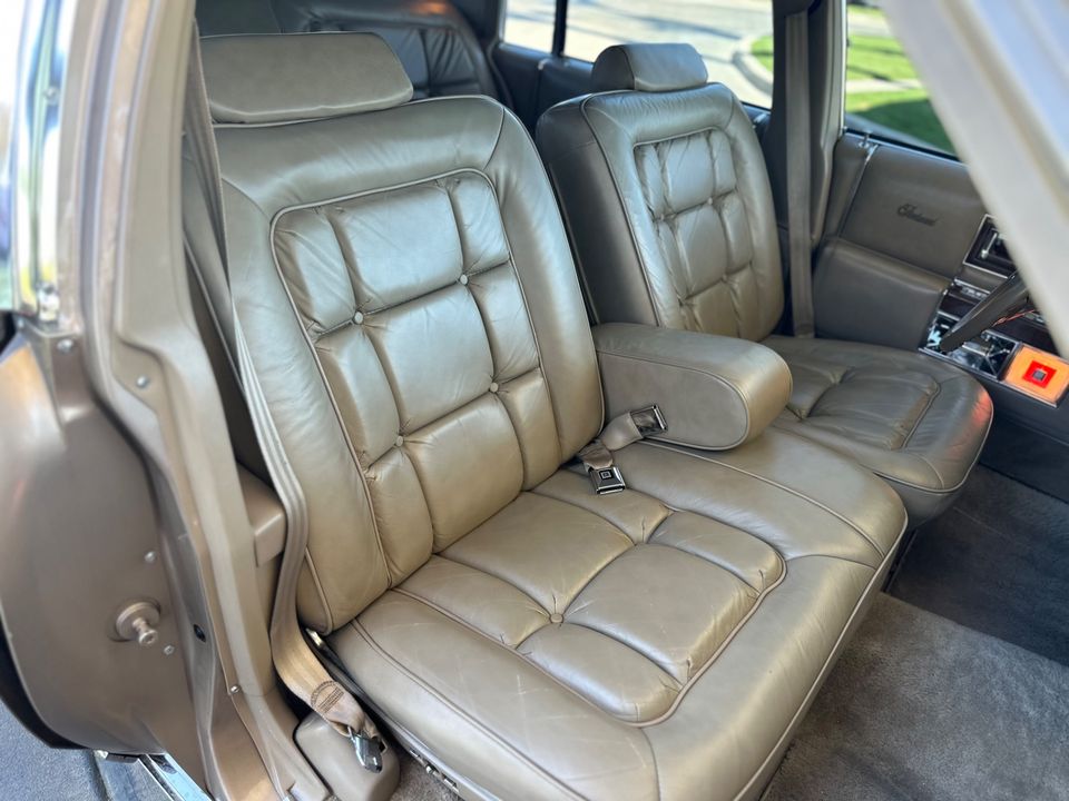 1986 Cadillac Fleetwood Brougham 5.0