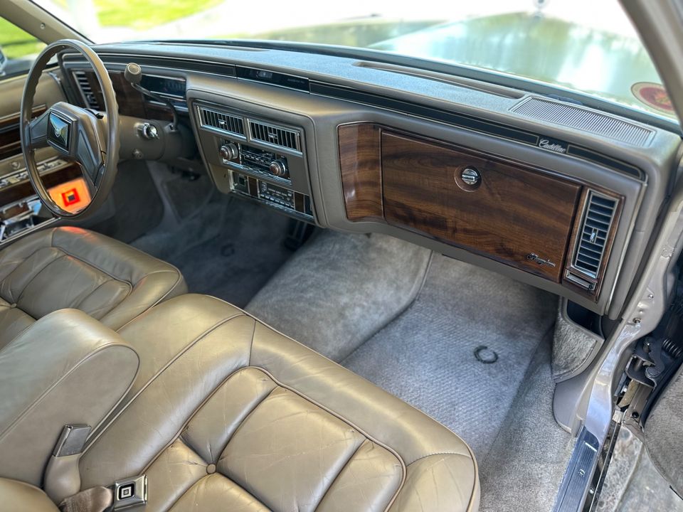 1986 Cadillac Fleetwood Brougham 5.0