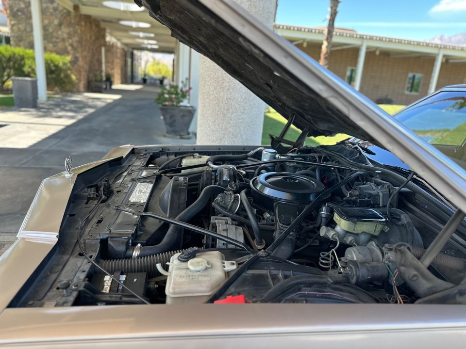1986 Cadillac Fleetwood Brougham 5.0