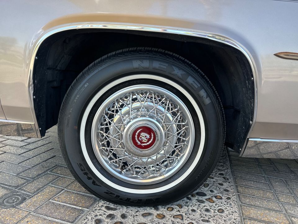 1986 Cadillac Fleetwood Brougham 5.0