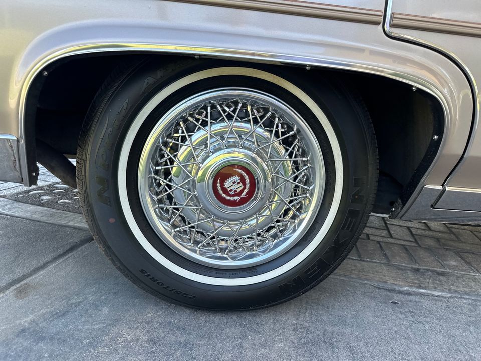 1986 Cadillac Fleetwood Brougham 5.0