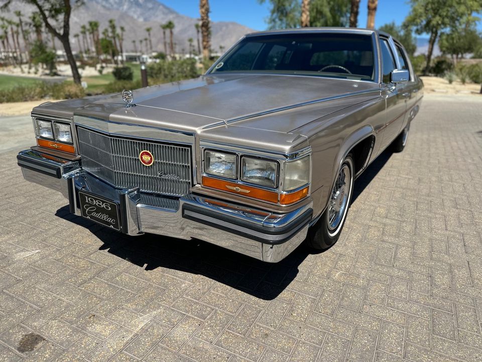 1986 Cadillac Fleetwood Brougham 5.0