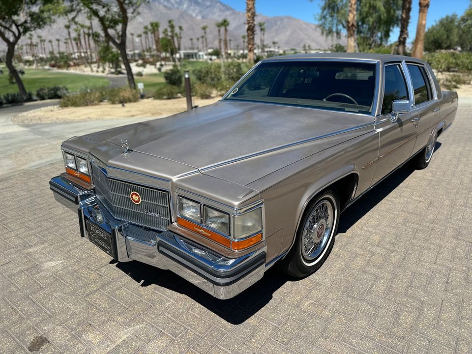 1986 Cadillac Fleetwood Brougham 5.0