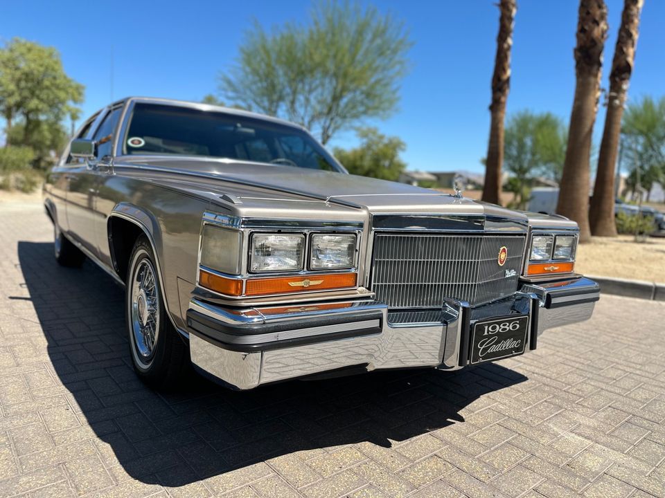 1986 Cadillac Fleetwood Brougham 5.0