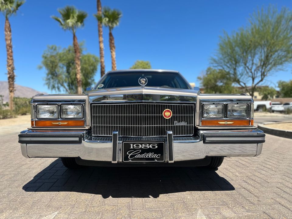 1986 Cadillac Fleetwood Brougham 5.0