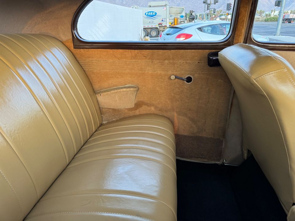 1940 Ford Deluxe