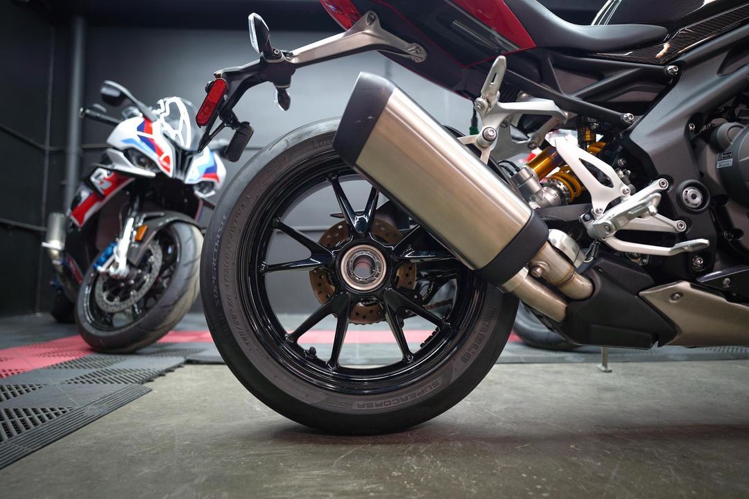 2022 Triumph Speed Triple 1200 RR