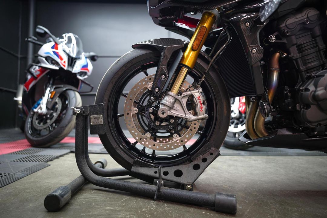 2022 Triumph Speed Triple 1200 RR