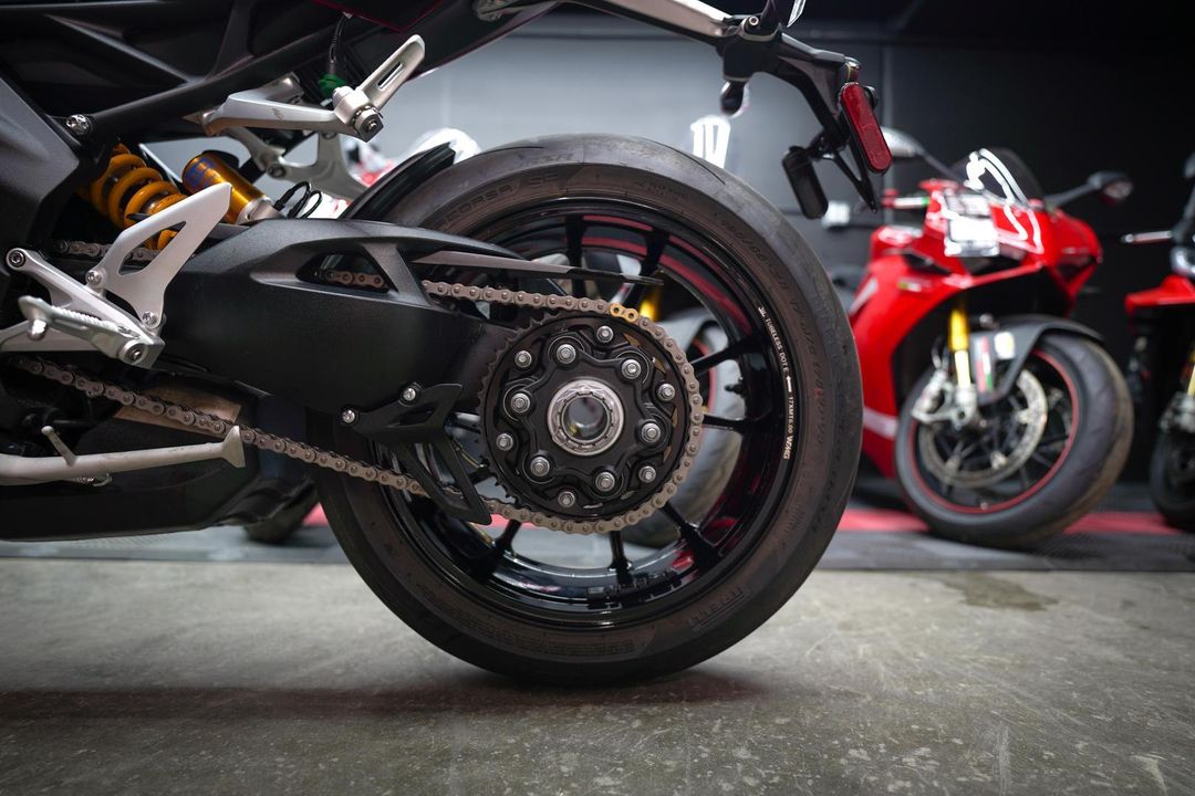 2022 Triumph Speed Triple 1200 RR